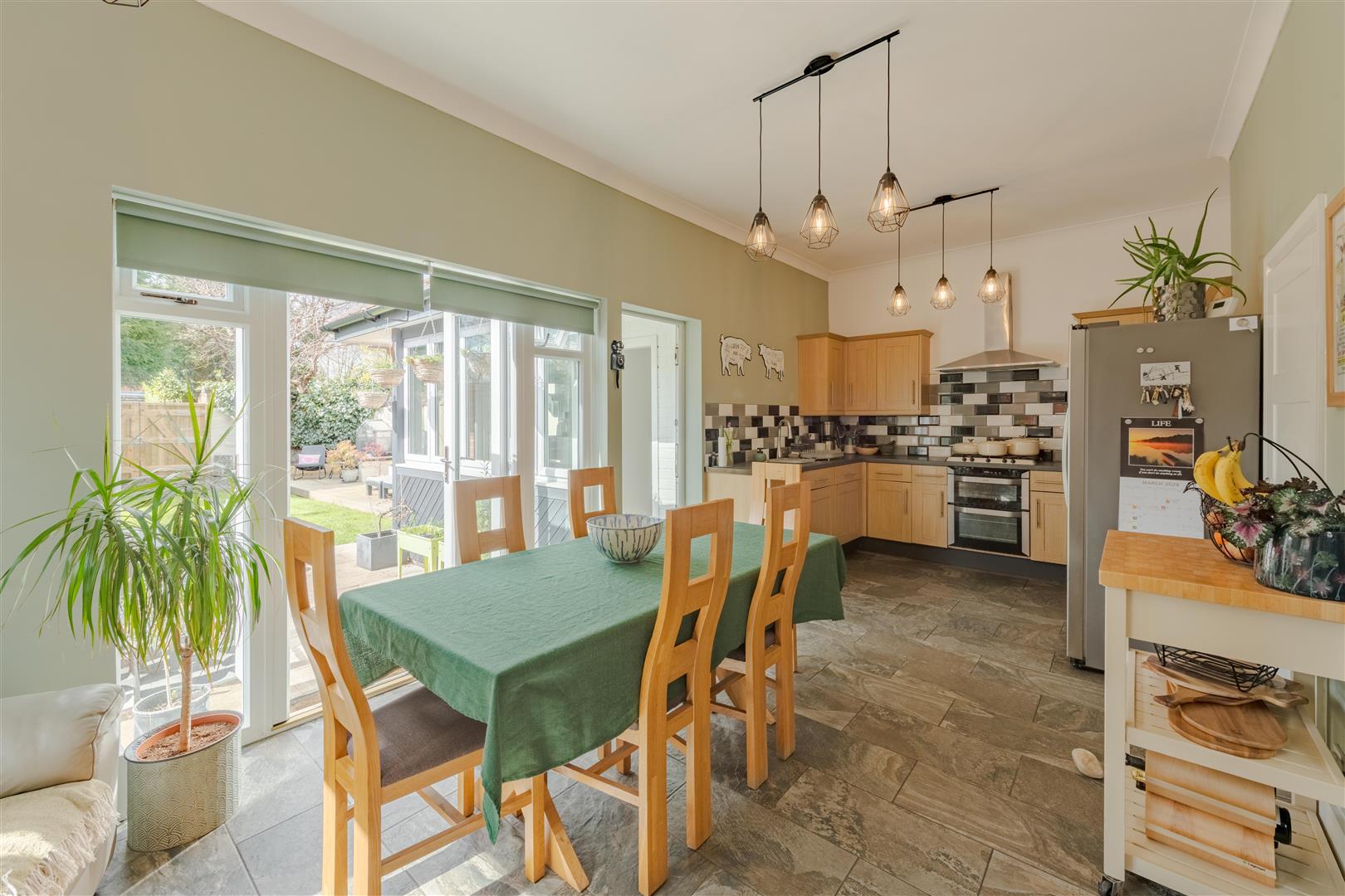 4 bed property in Shrubbery Street, Kidderminster